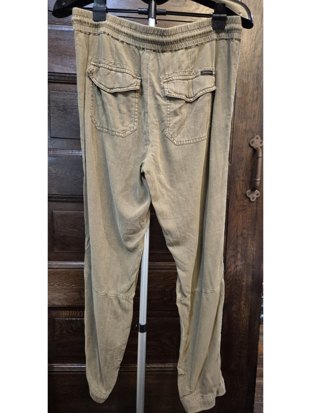 Sanctuary Women’s olive green Linen Rayon Jogger Pants - Picture 2 of 5